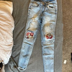 Vanilla Star Mid Rise Skinny Jeans W/ Floral Patches